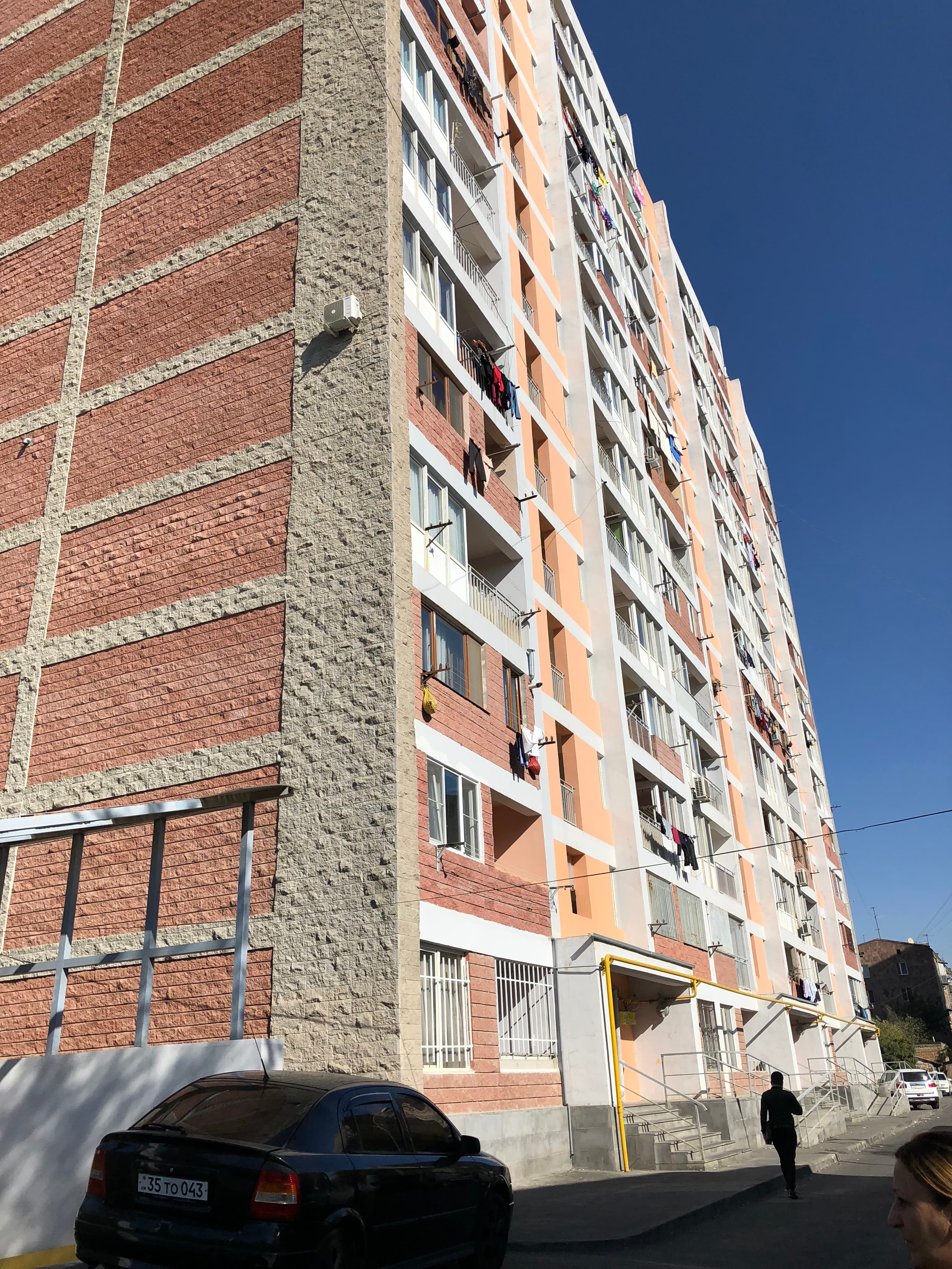 Սիսակյան փողոցի բնակելի շենք